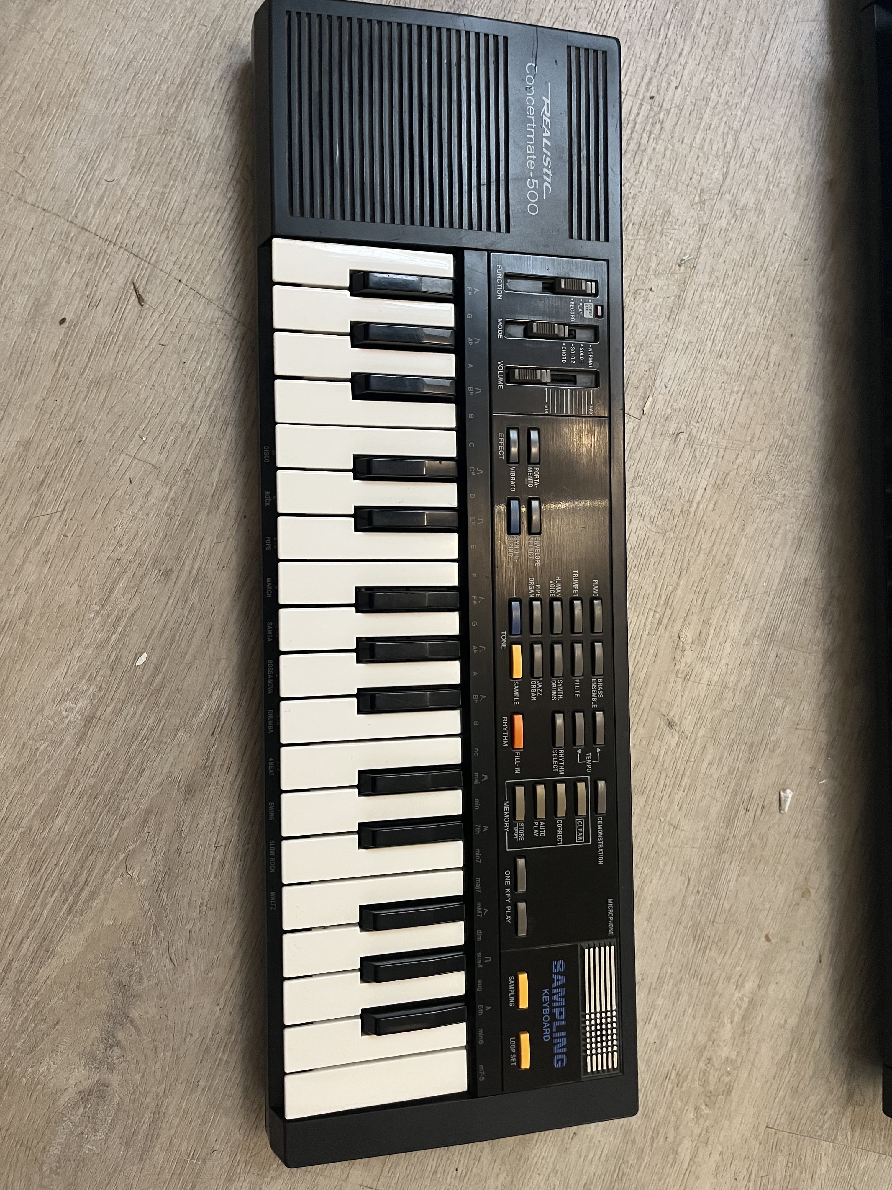 Realistic Concertmate-500