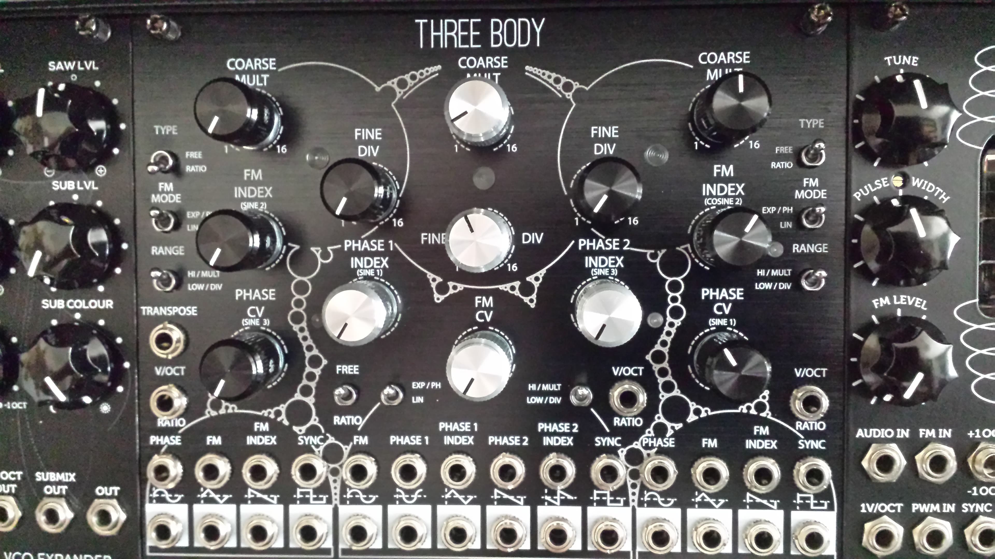 Vends Three Body Noir 410€