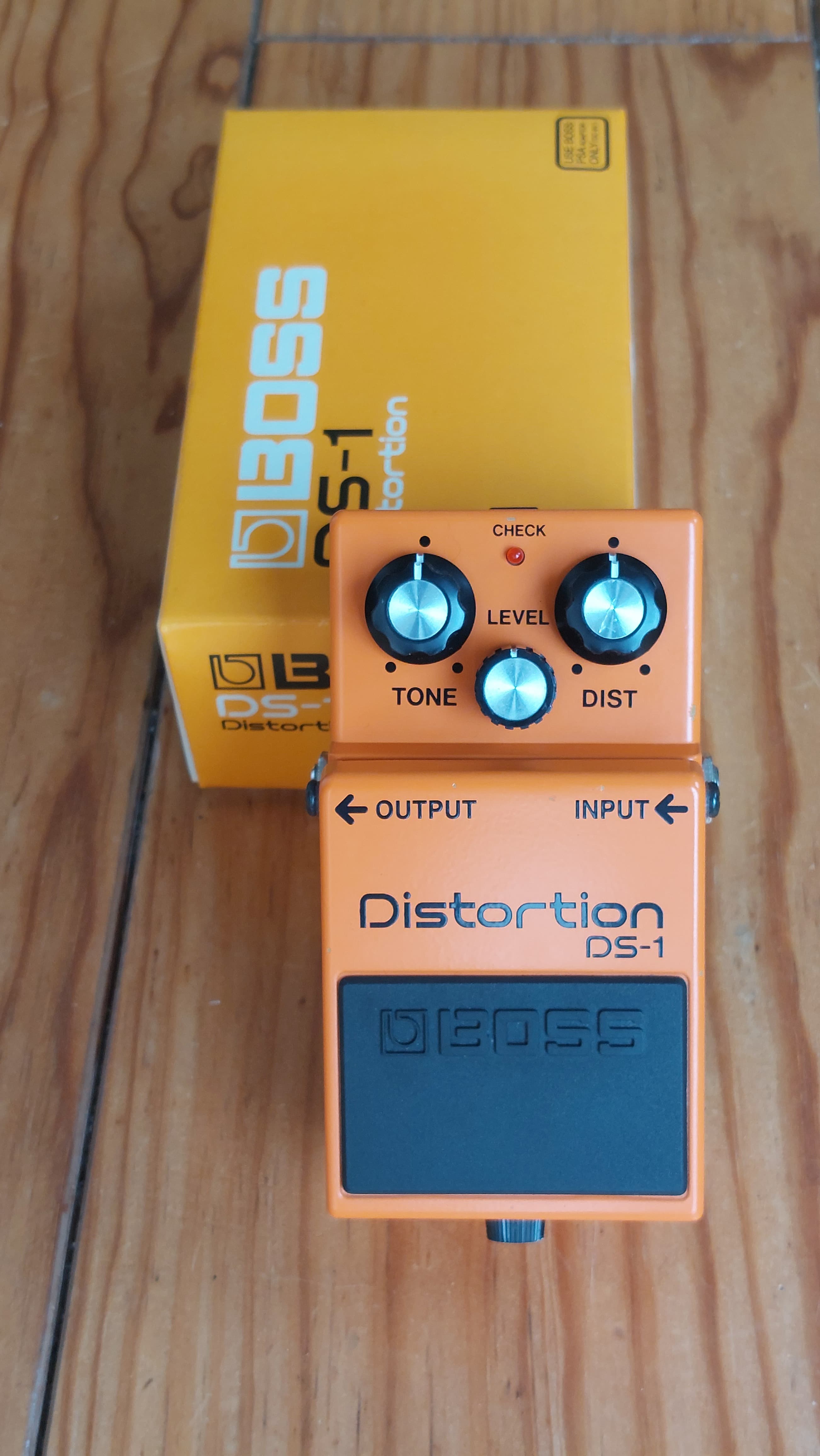 Boss DS-1 Distortion - 2006 - Excellent État / Circuit Traversant Idéal Modding
