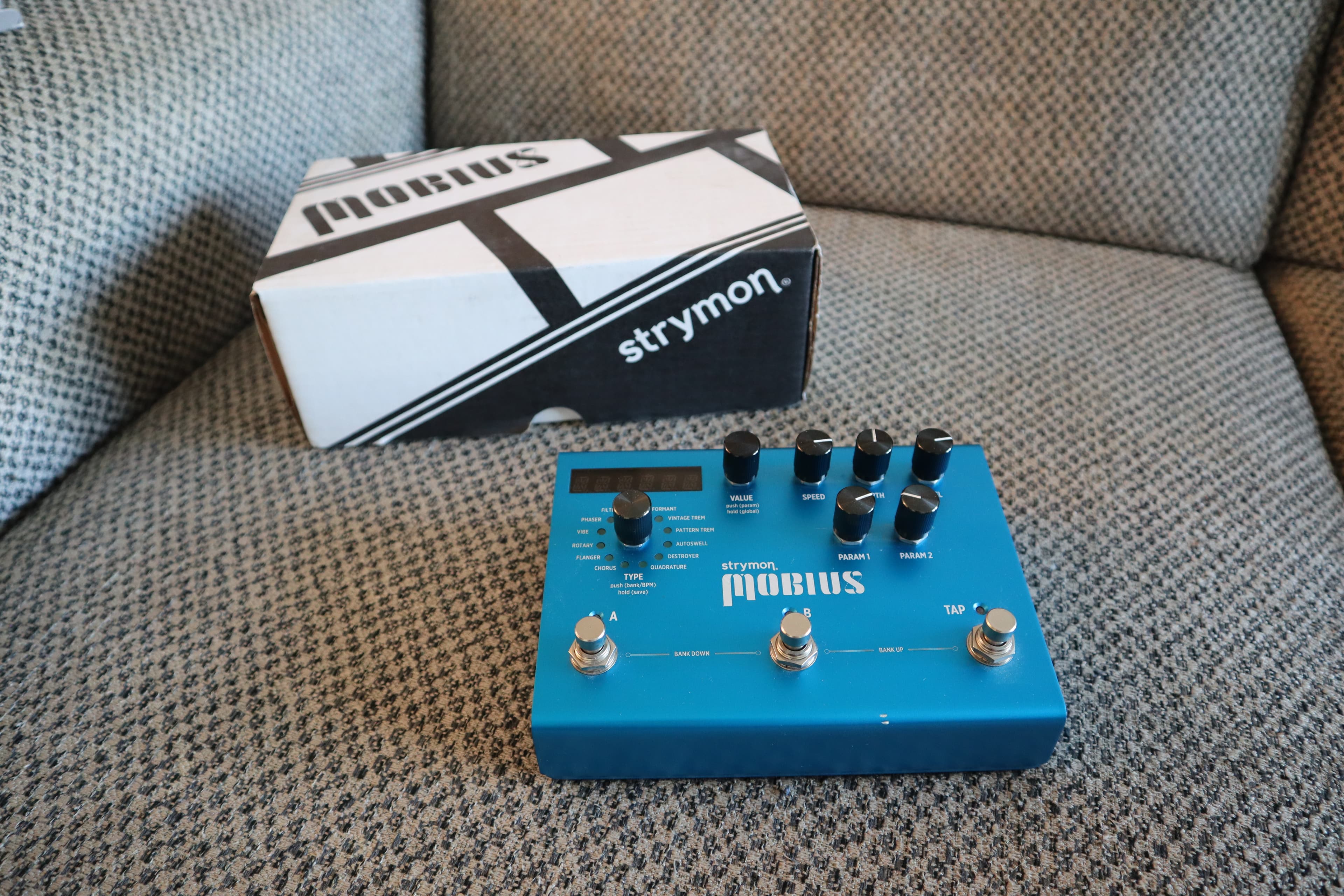 Vends Strymon Mobius