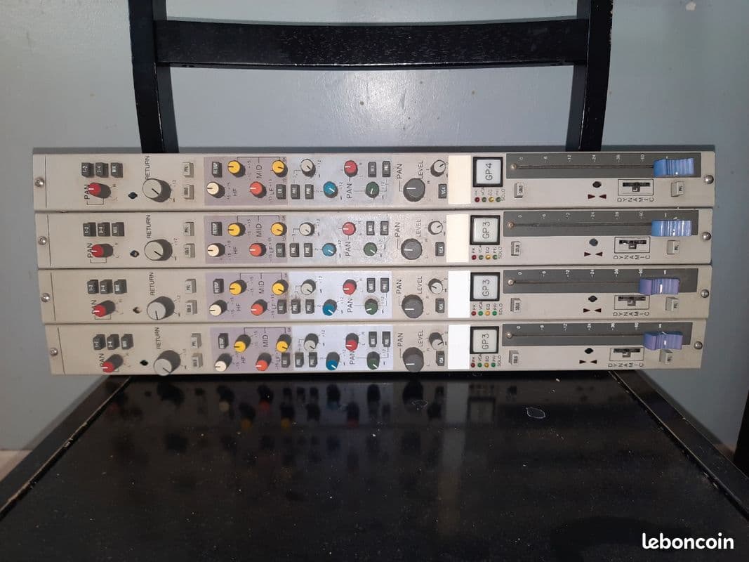 4 tranches Group / VCA Sony MXP 2000