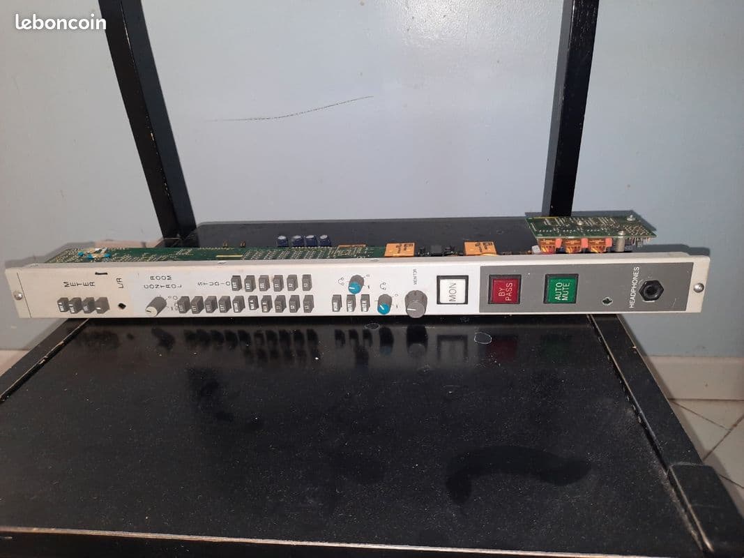 1 tranche Monitoring console de mixage Sony MXP 2000