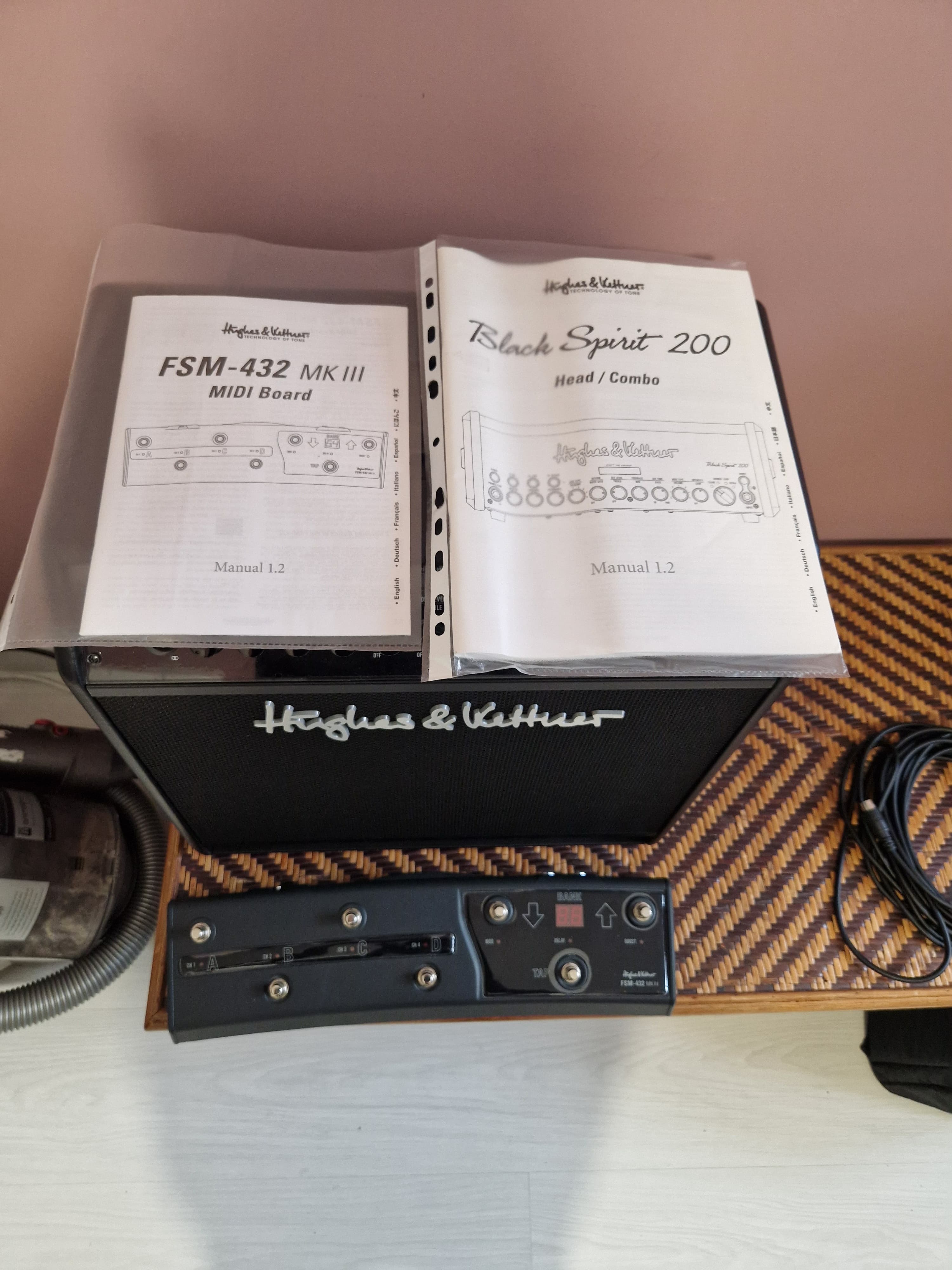 Lot Hughes & Kettner Black Spirit 200 Combo + Pédalier FSM-432 MK III