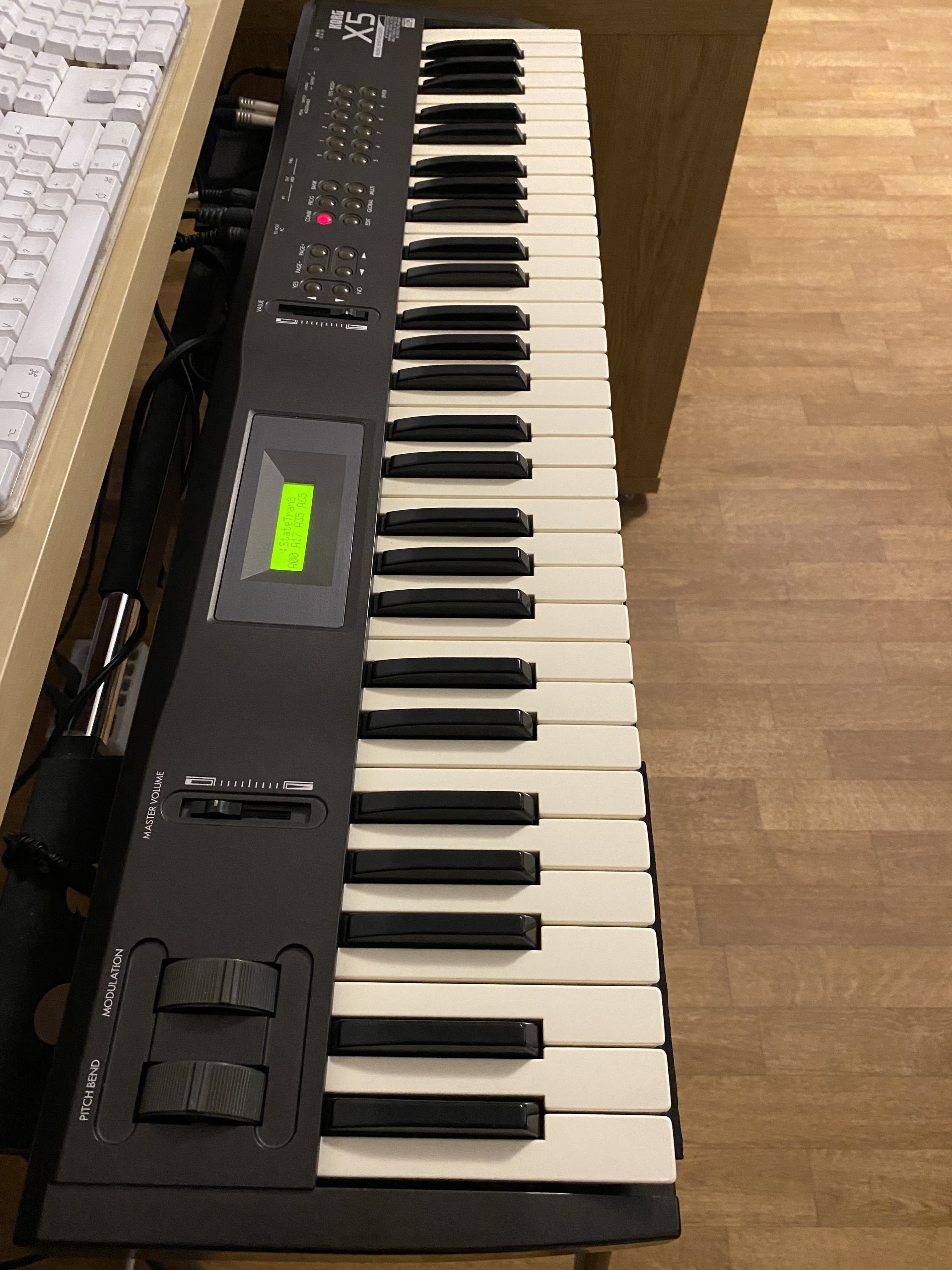 Vend Korg X5 - TBE