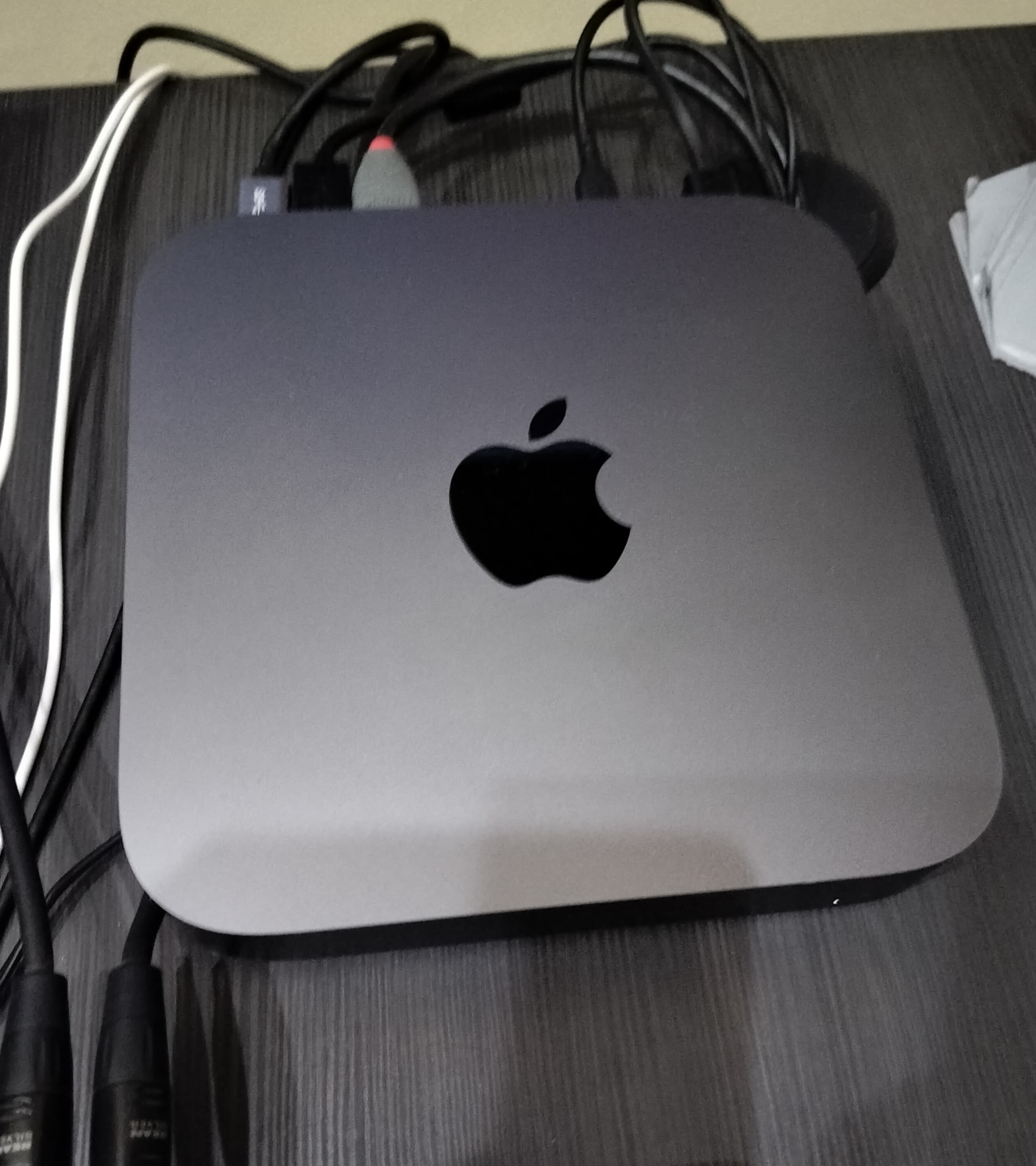 Mac mini, meuble Zaor, écran 55"