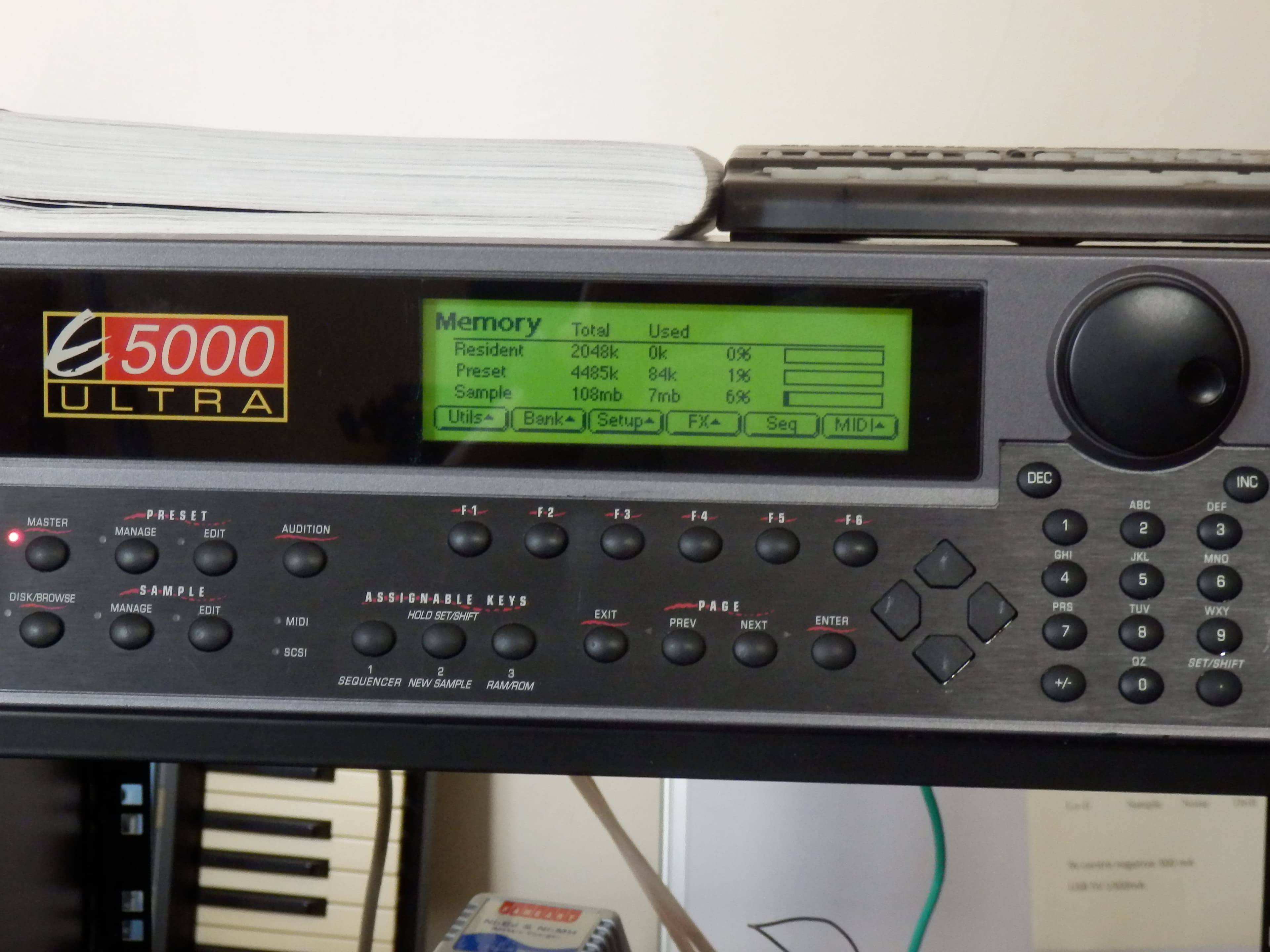 Vends EMU E5000 avec 18 CD-ROM de la bibliothèque EMU