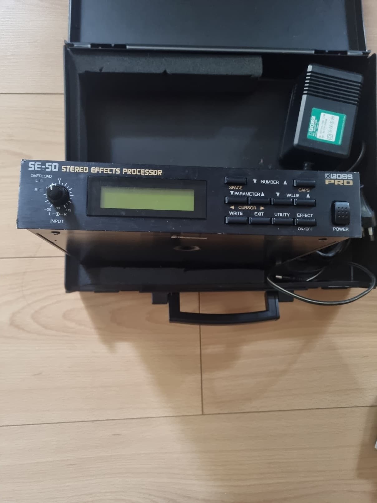 Vends multi effets BOSS SE 50