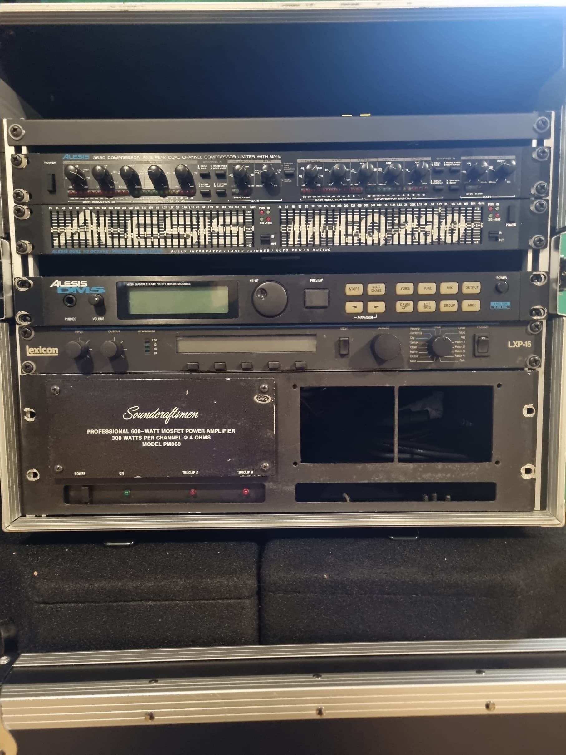 Vends compresseur limiteur Alesis 3630