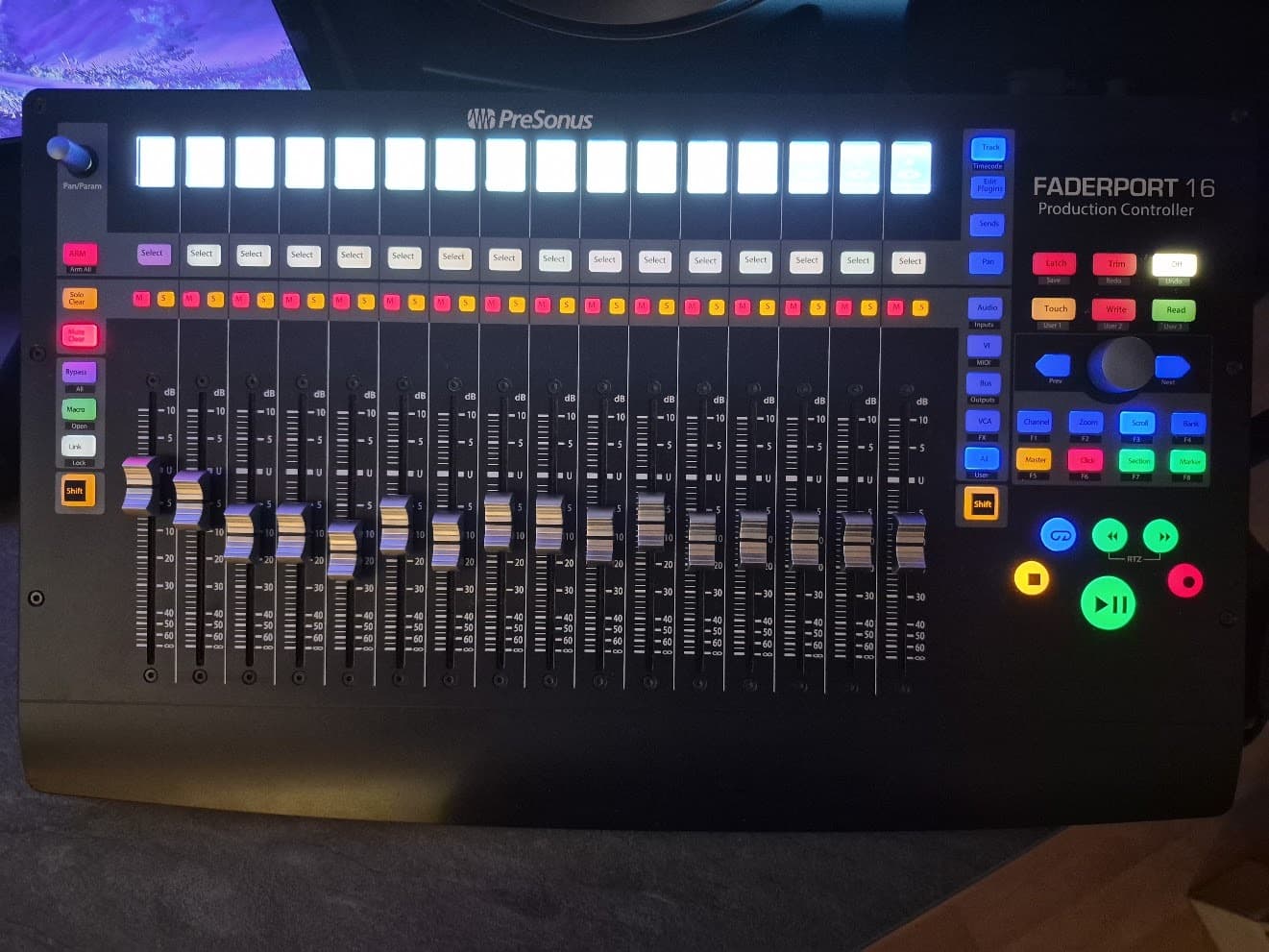 Vends Faderport 16 presonus