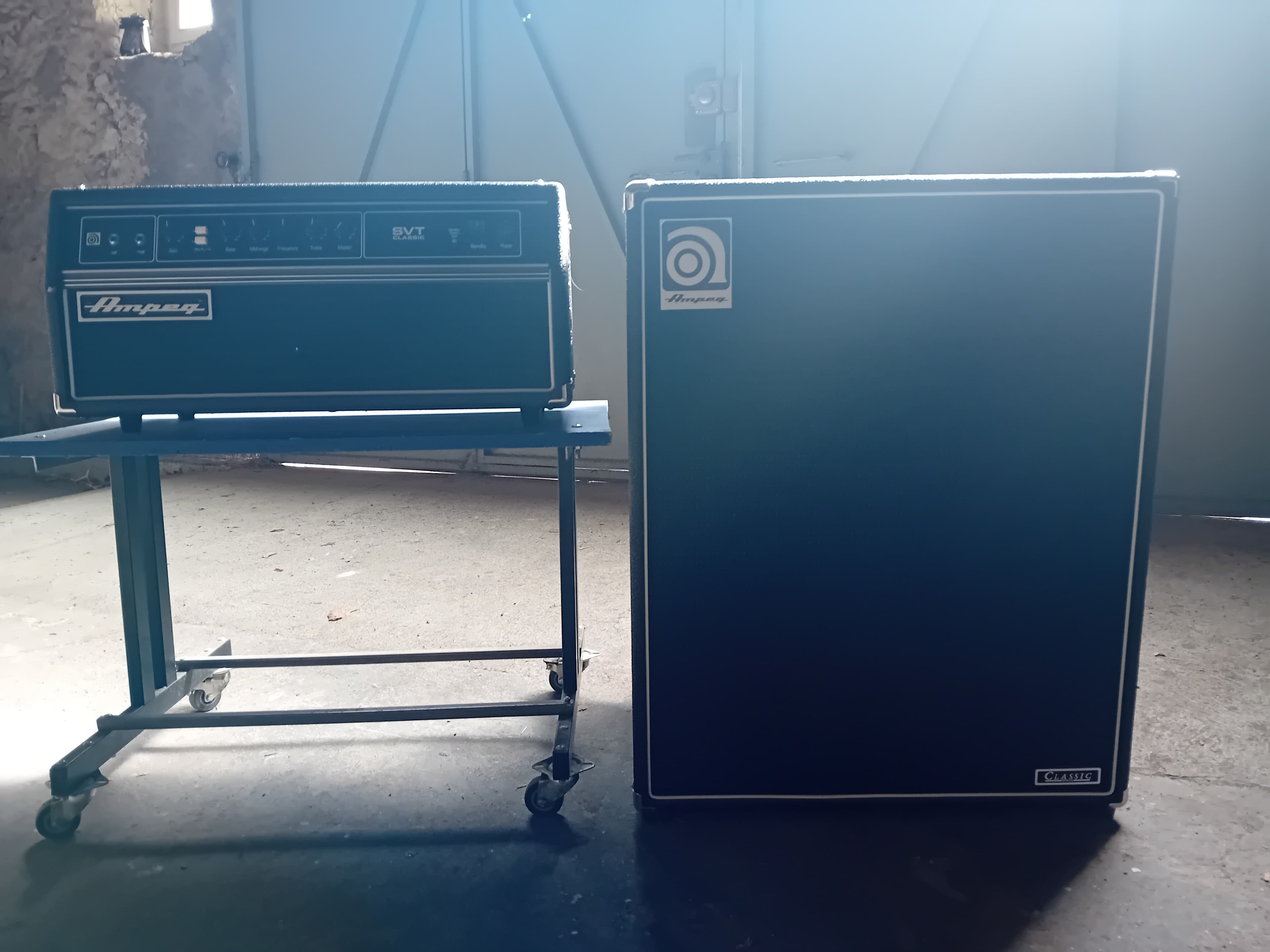 VENDS AMPLI AMPEG BASSE CLASSIC