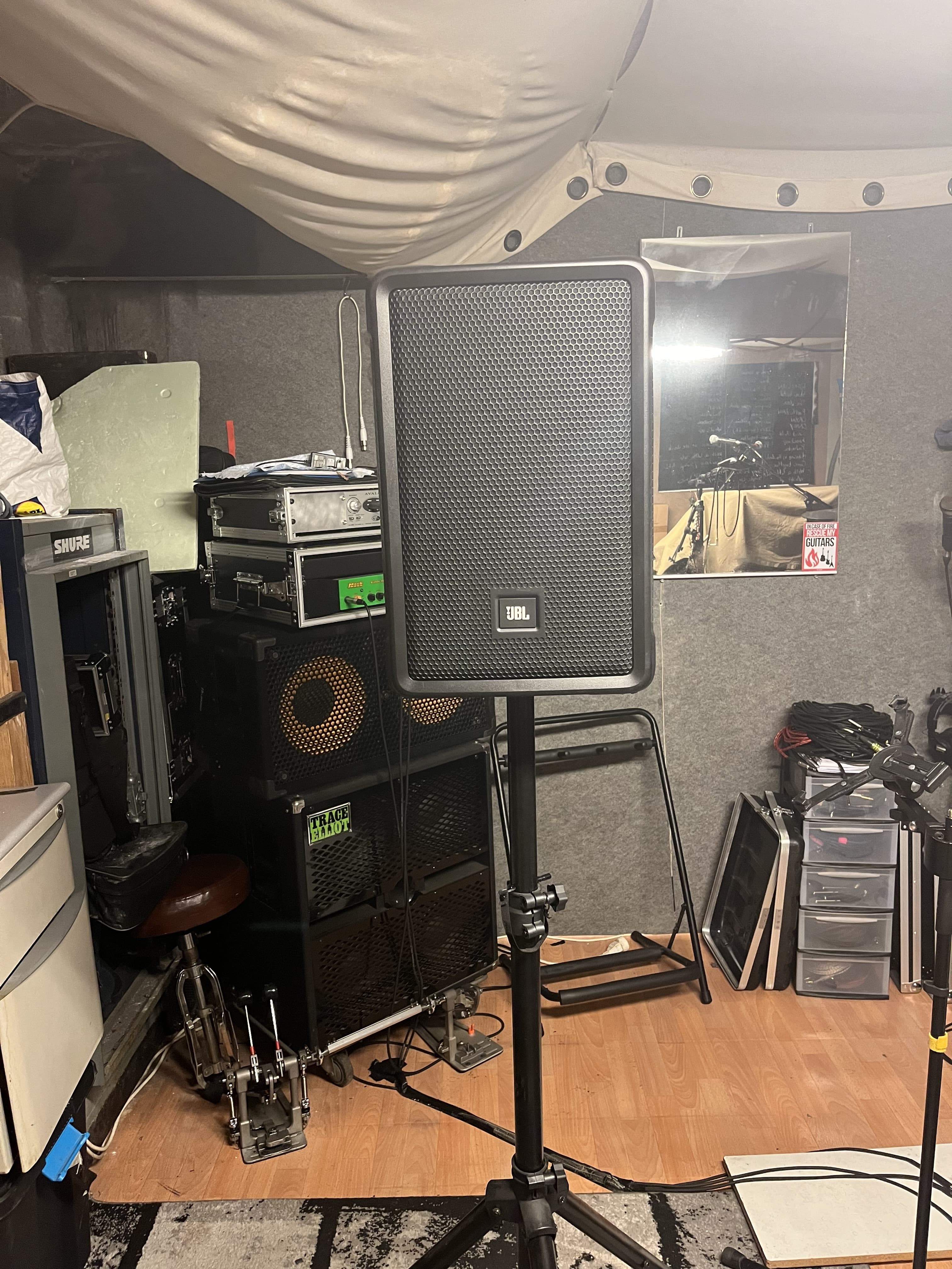 Vends enceintes amplifiées JBL IXR108BT état neuf
