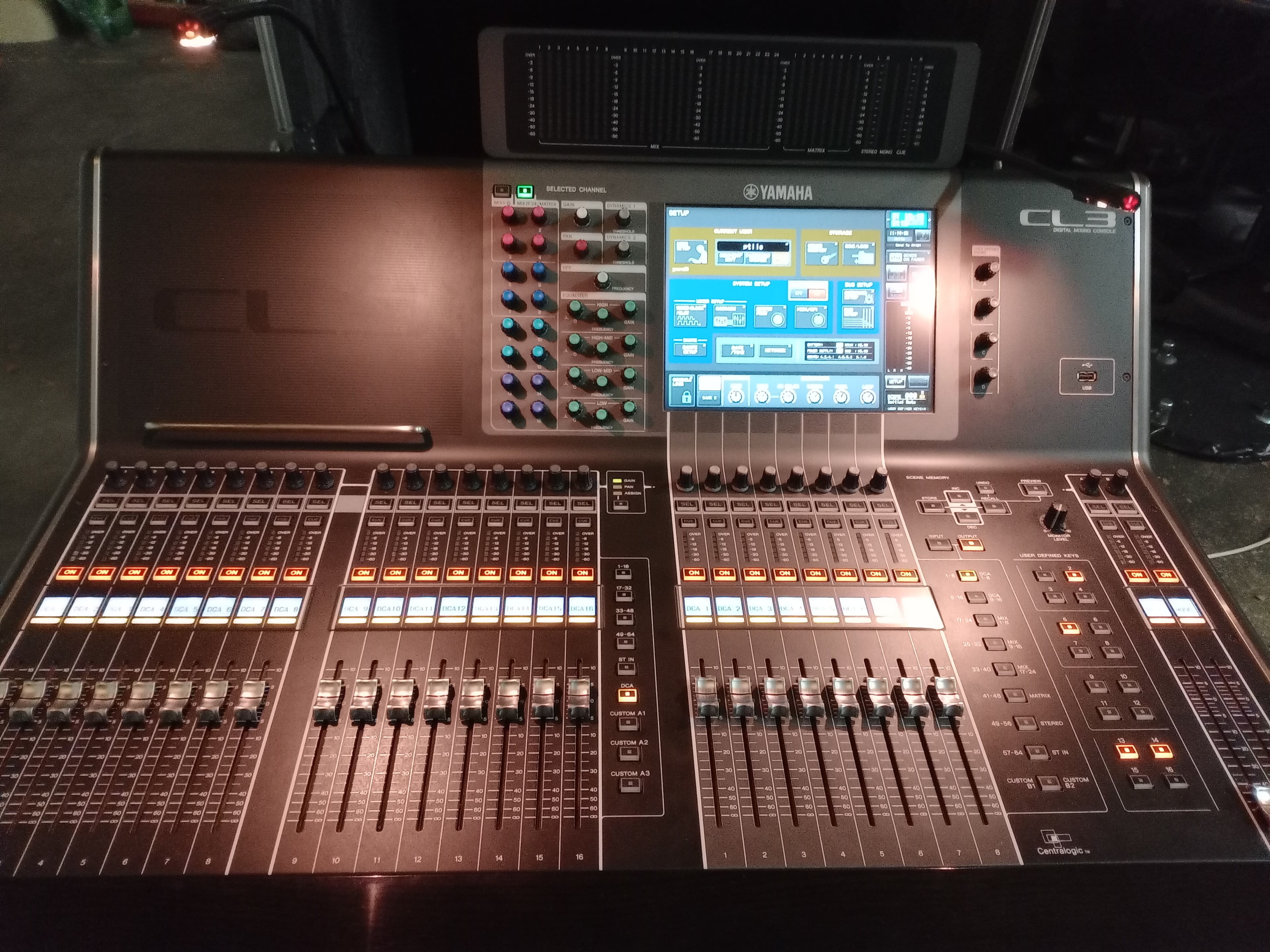 Vends console Yamaha CL3 en flight case avec un RIO 3224D