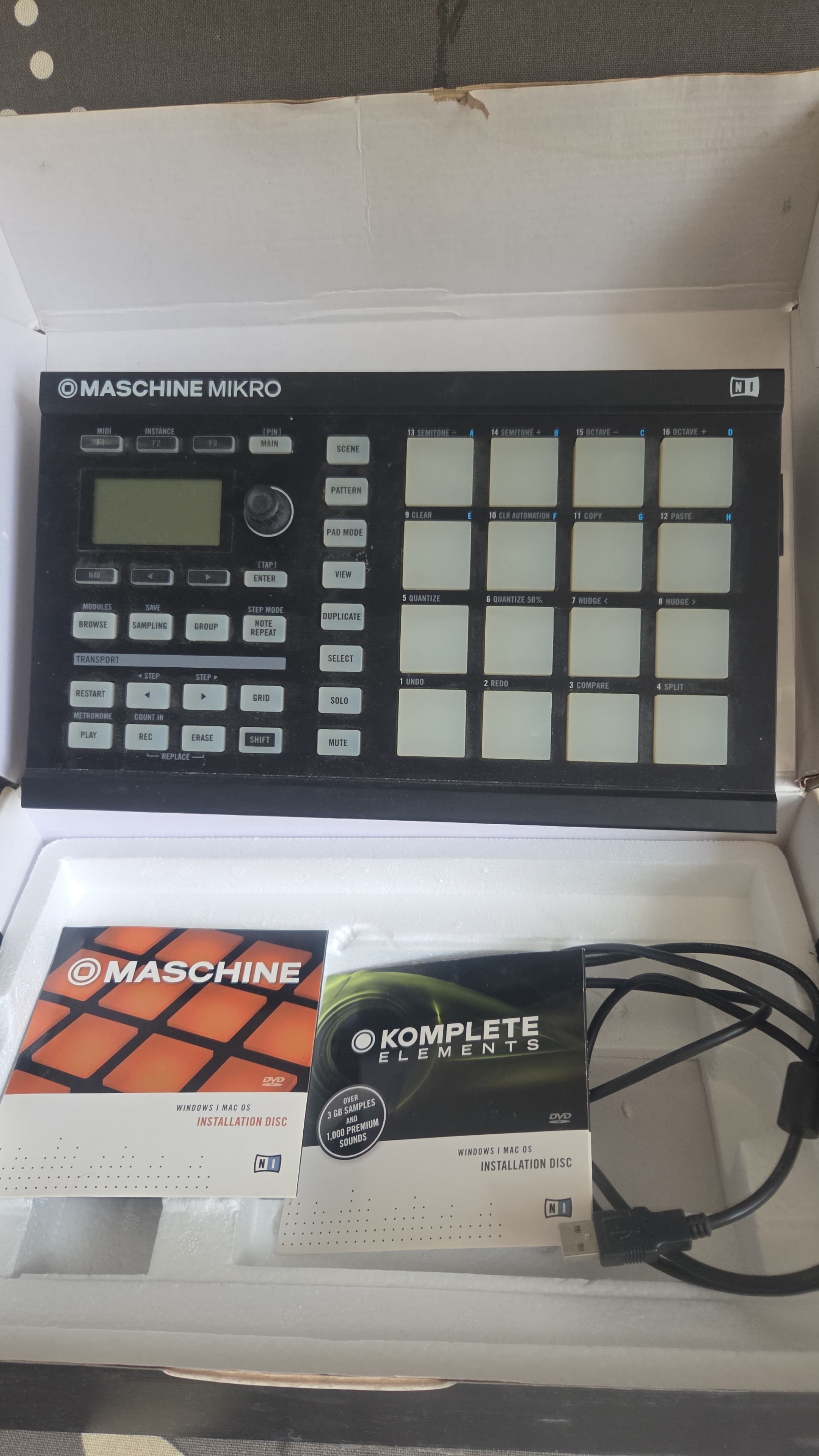 Native Instruments Maschine Mikro MK1 - Boite + Cable - Sans licence
