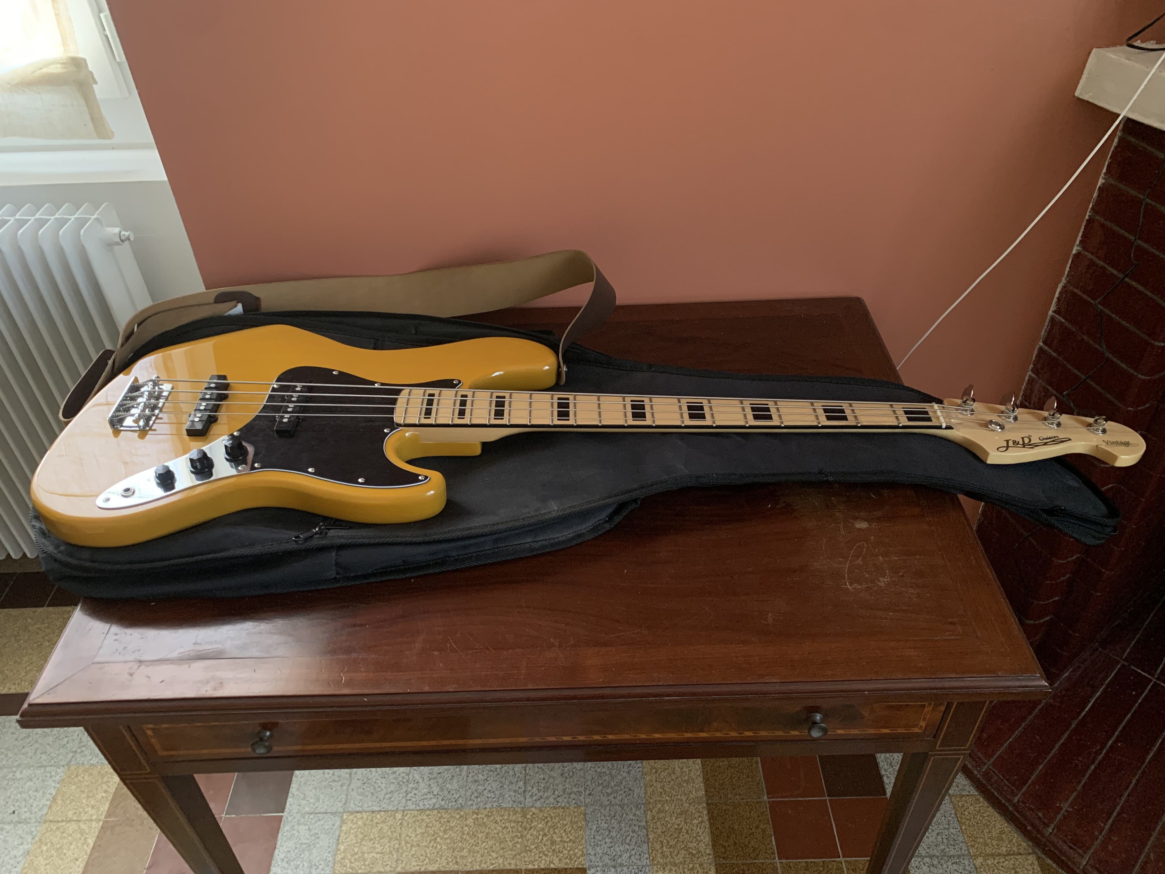 Basse Jazz Bass 1975