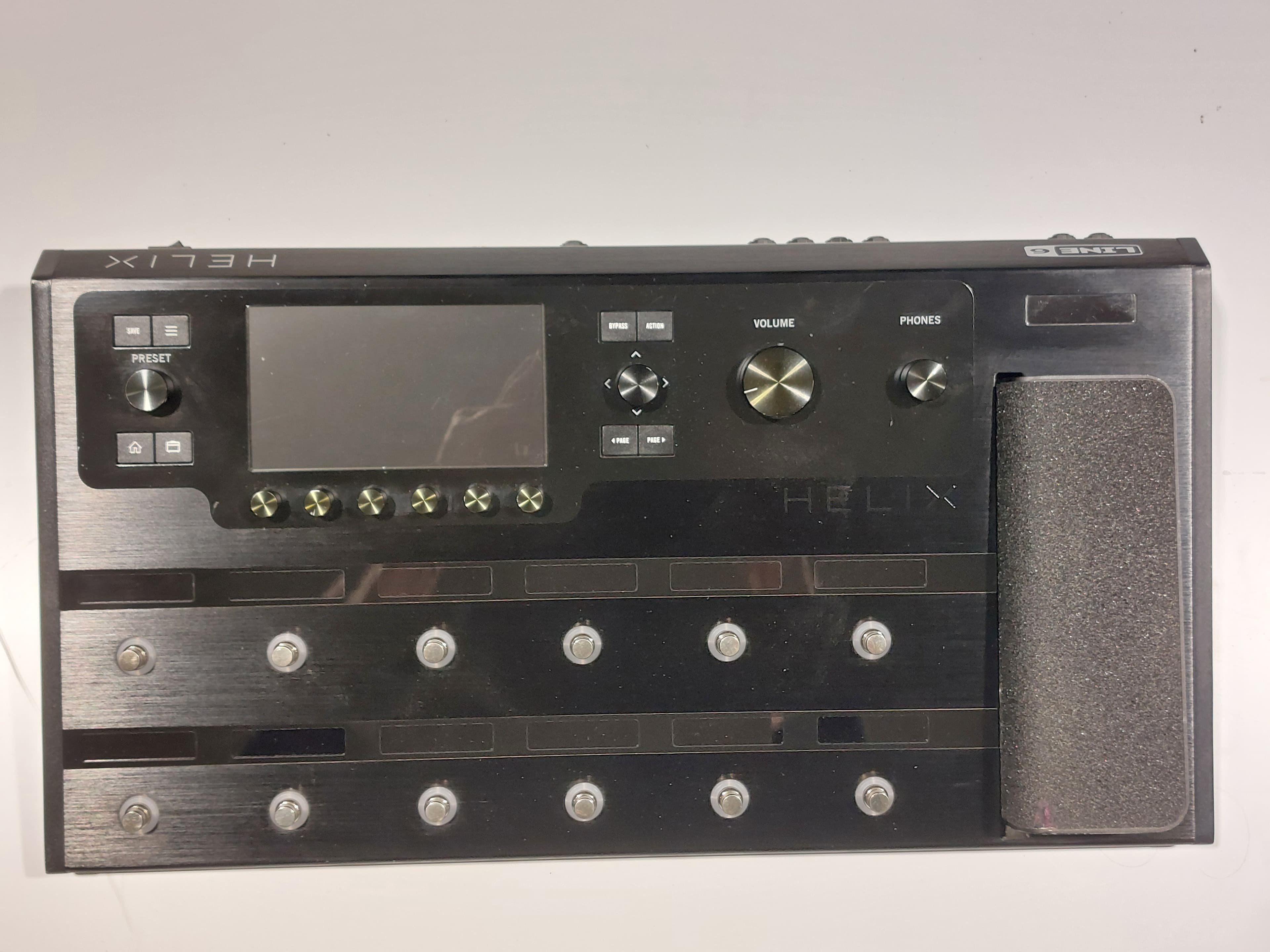 VENDS LINE6 HELIX FLOOR TBE