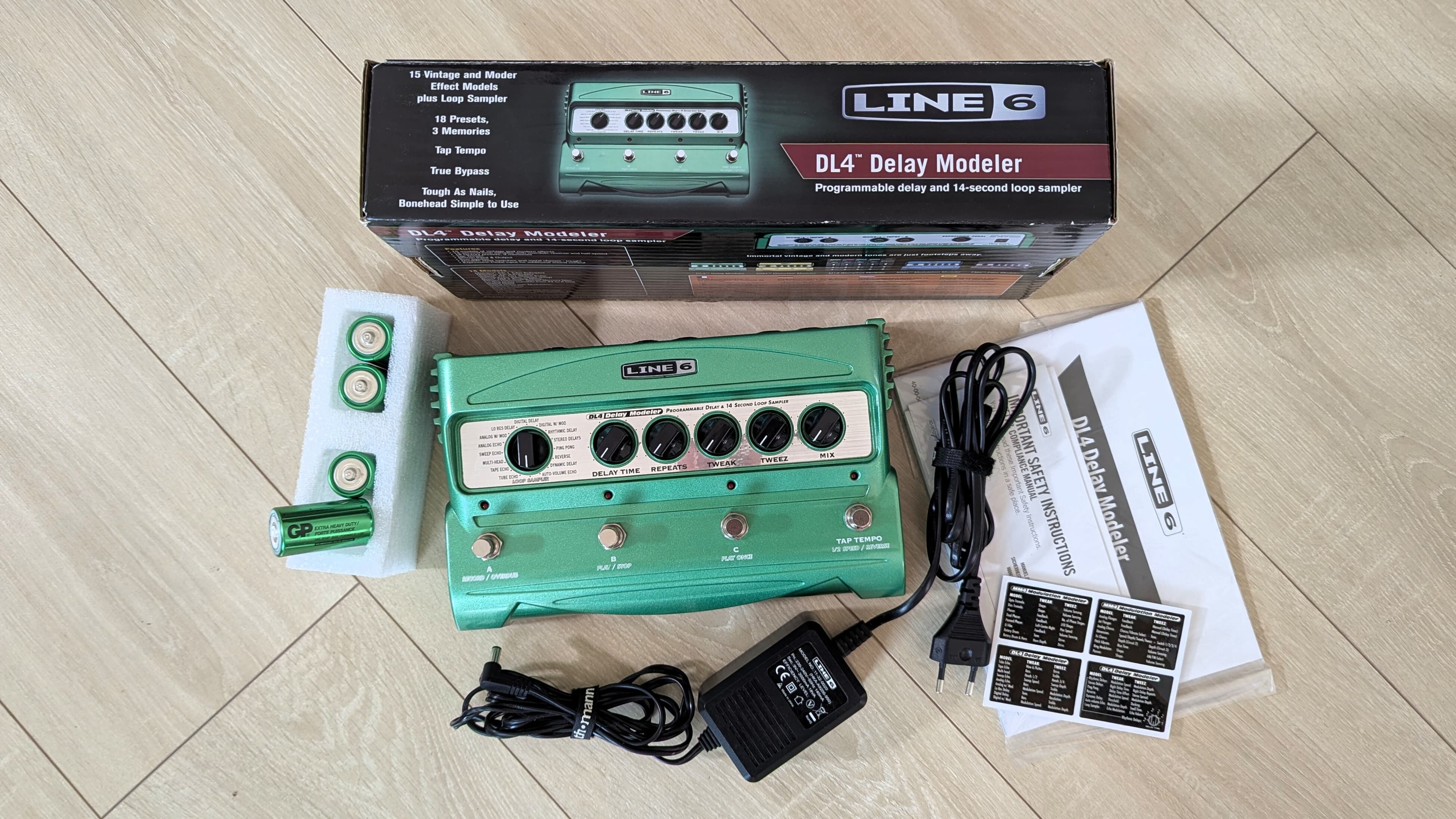 Line 6 DL4 Originale. Pack Collector. État « Sortie d’usine »