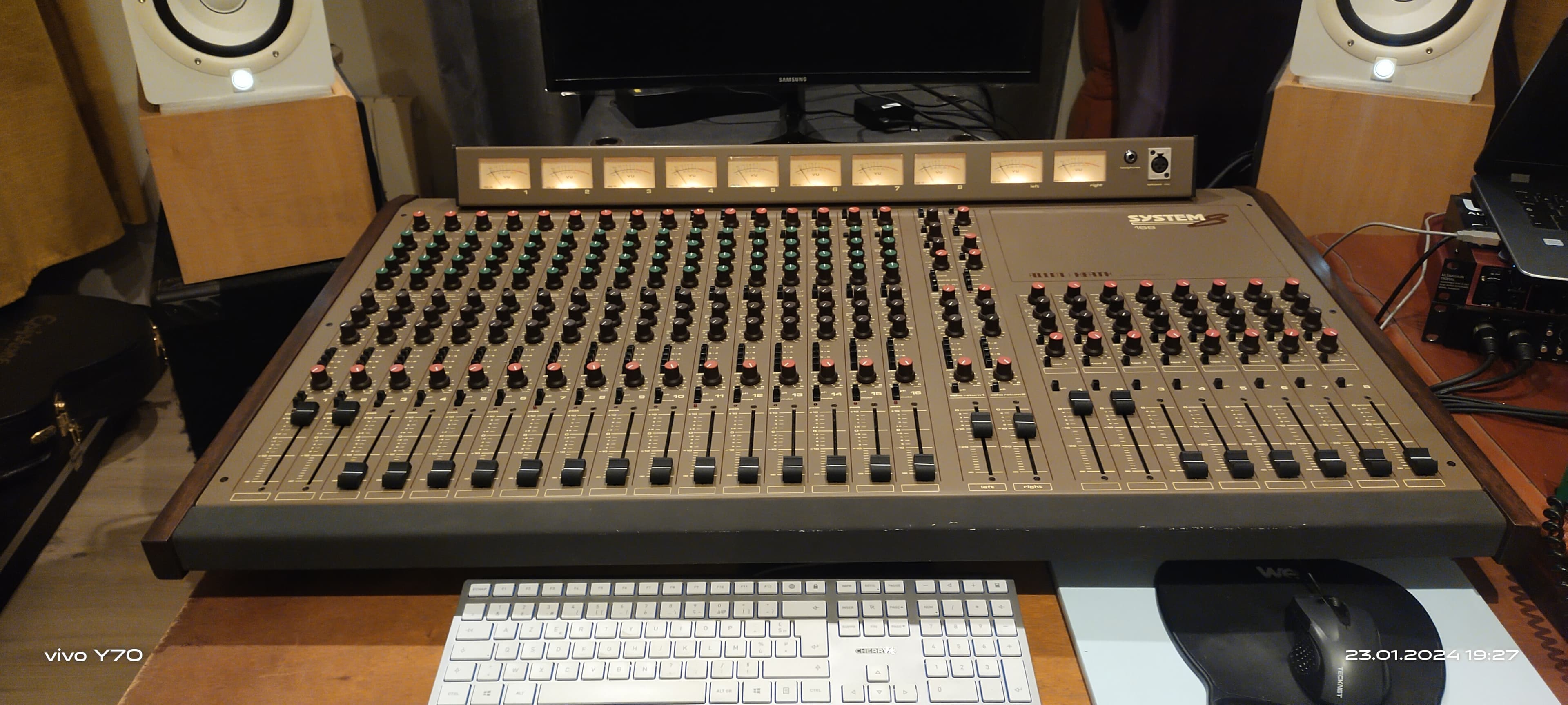 Vends console de mixage system8 168
