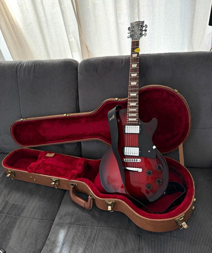 Guitare électrique Gibson Les Paul Studio 2017, rouge, 6 cordes, pour droitiers, avec étui et sangle