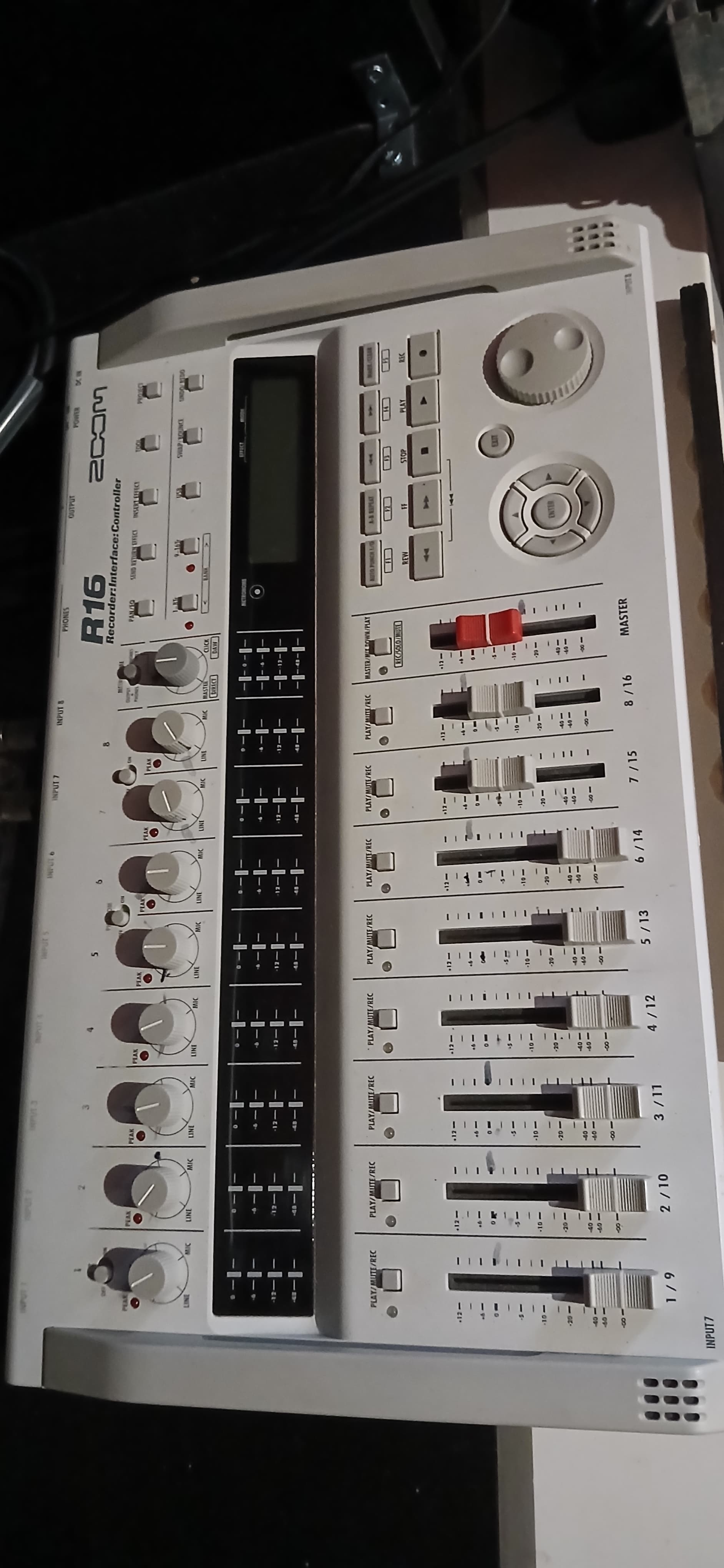 Zoom R16 multipistes + SD 32G