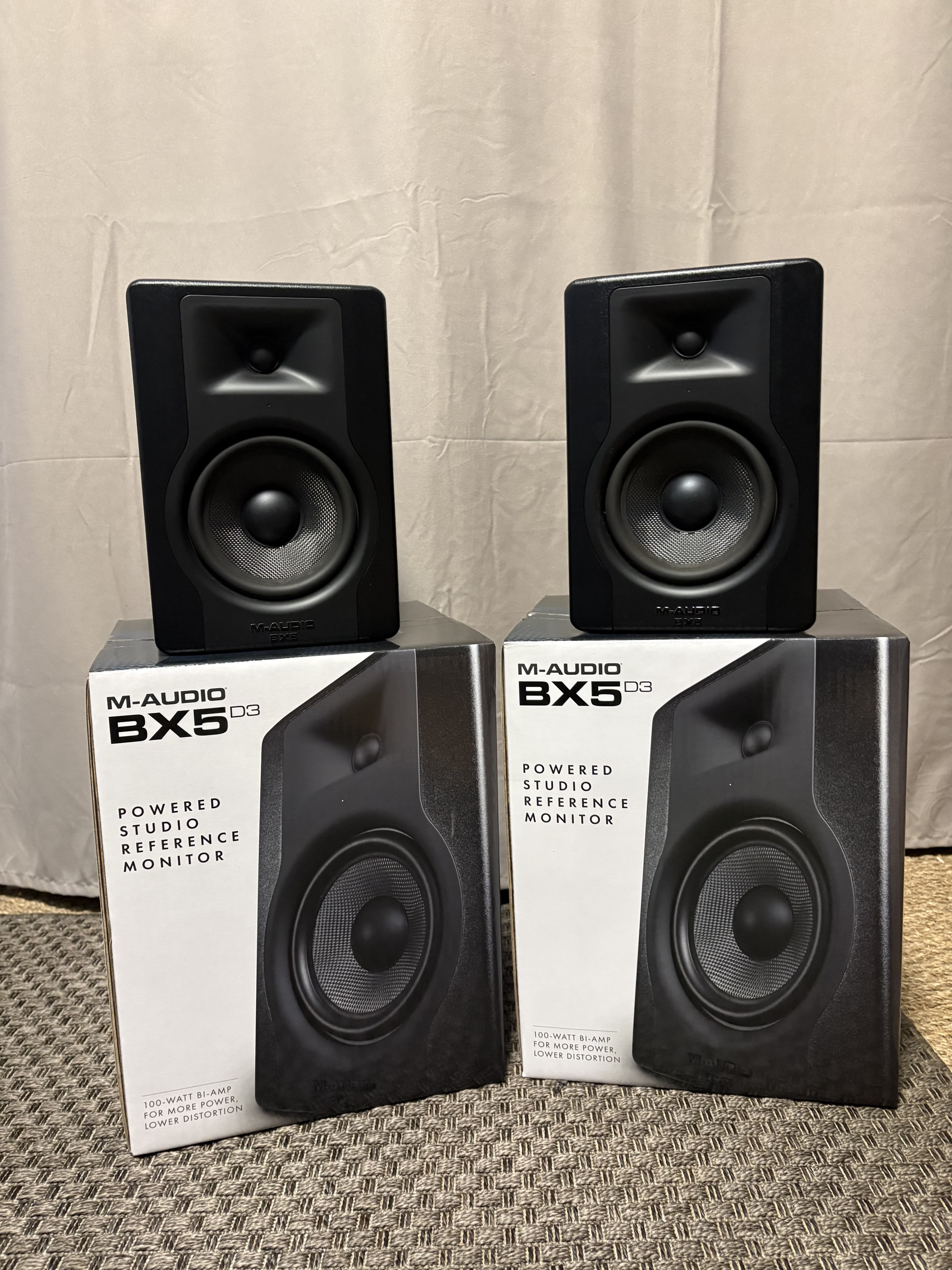 Paire d’enceintes de monitoring M-Audio BX5 D3 – État comme neuf (Avec boîtes)
