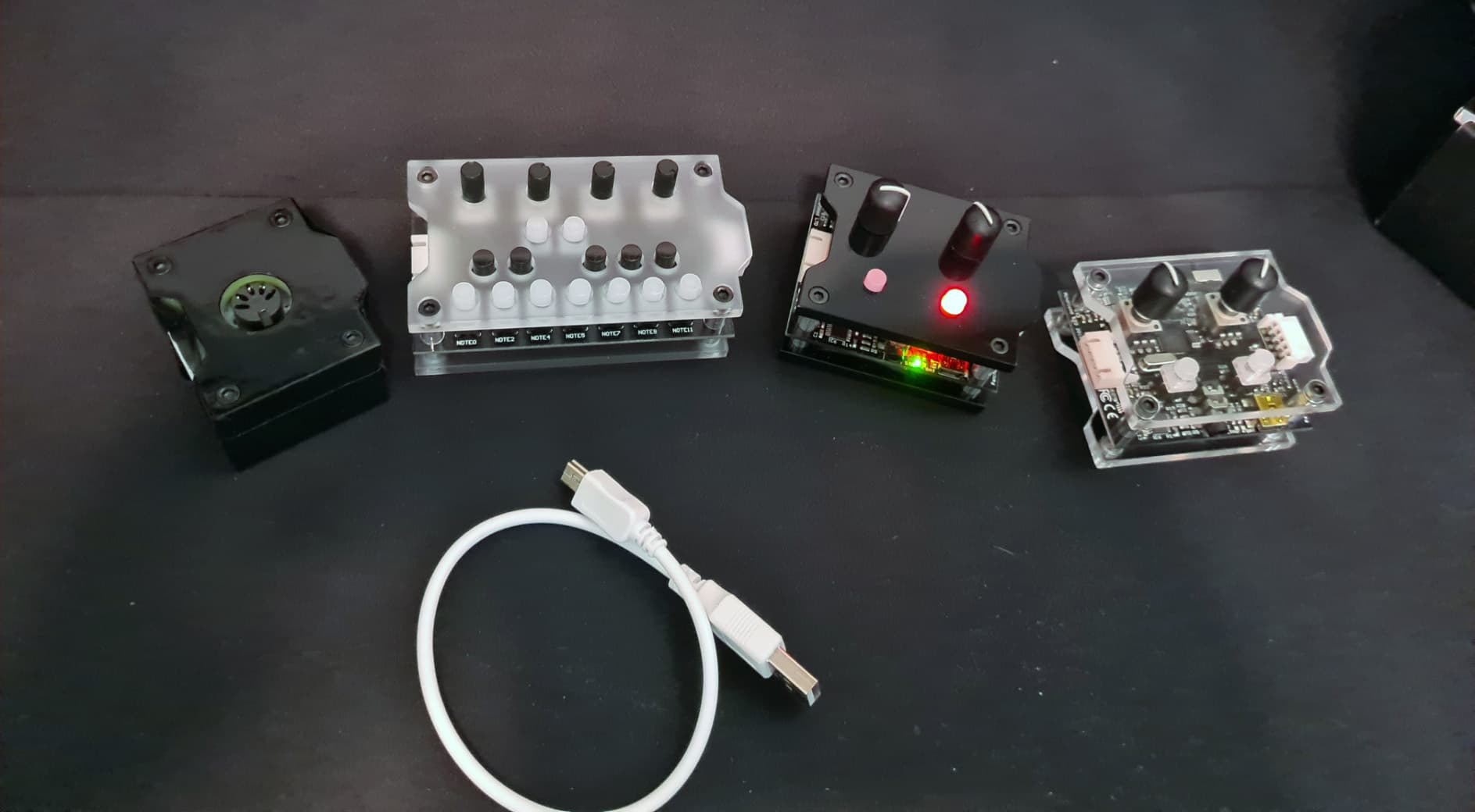 VENDS lot de 4 modules PatchBlocks programmables (midi, effet, synthé, clavier)