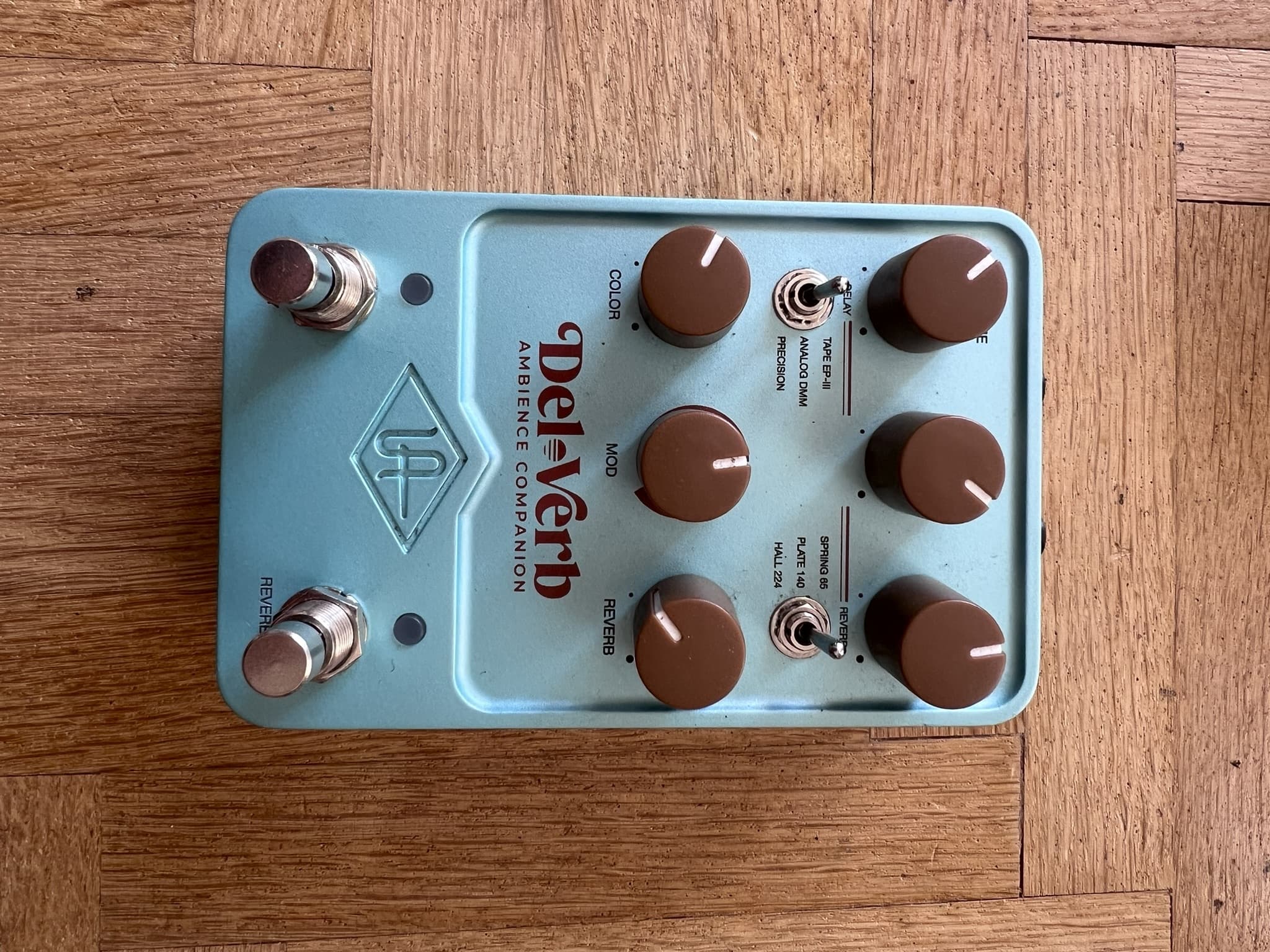 Vends Universal Audio UAFX Del-Verb Ambience Companion