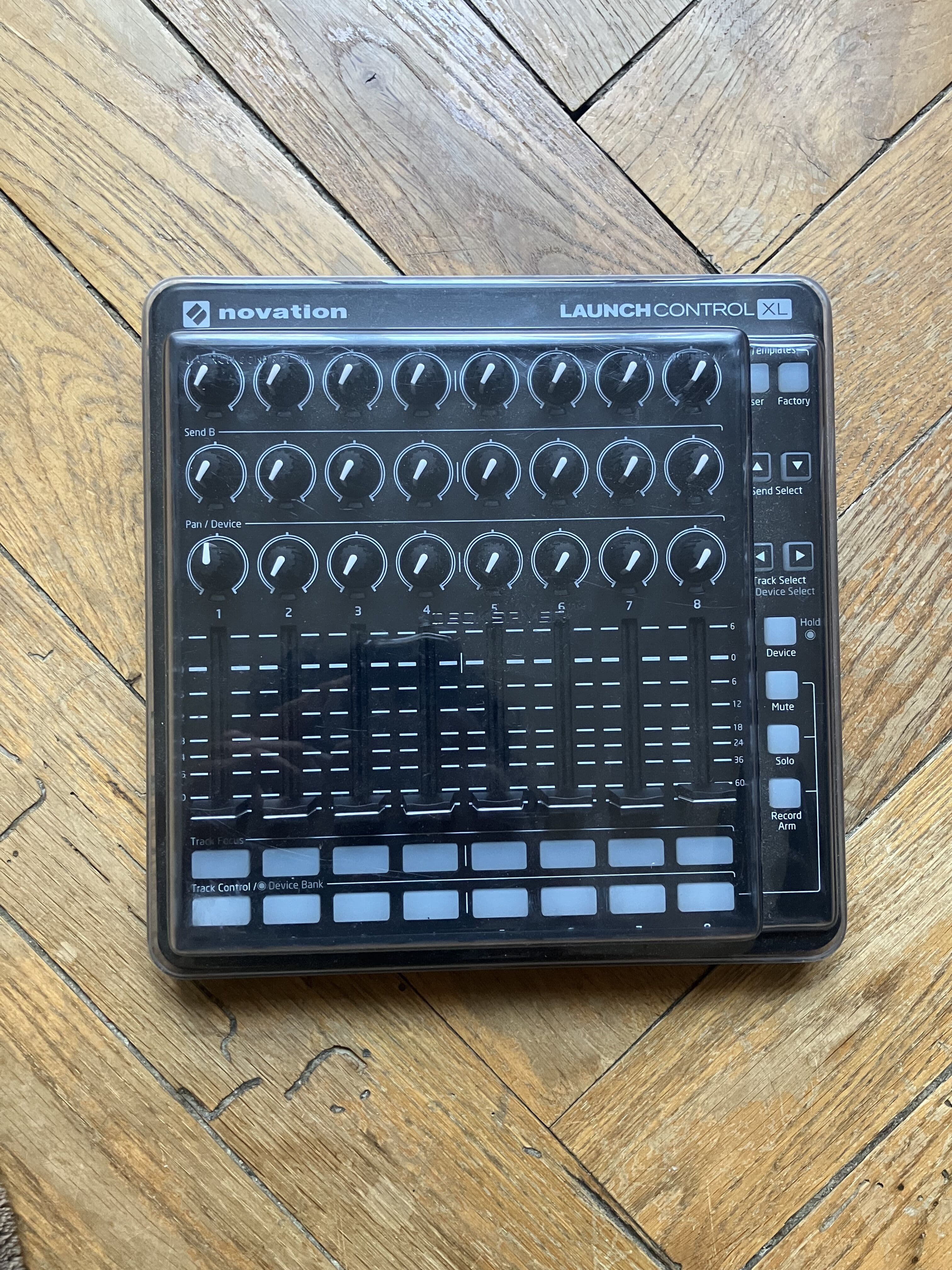 Vends Launchcontrol XL Mk2 + Decksaver