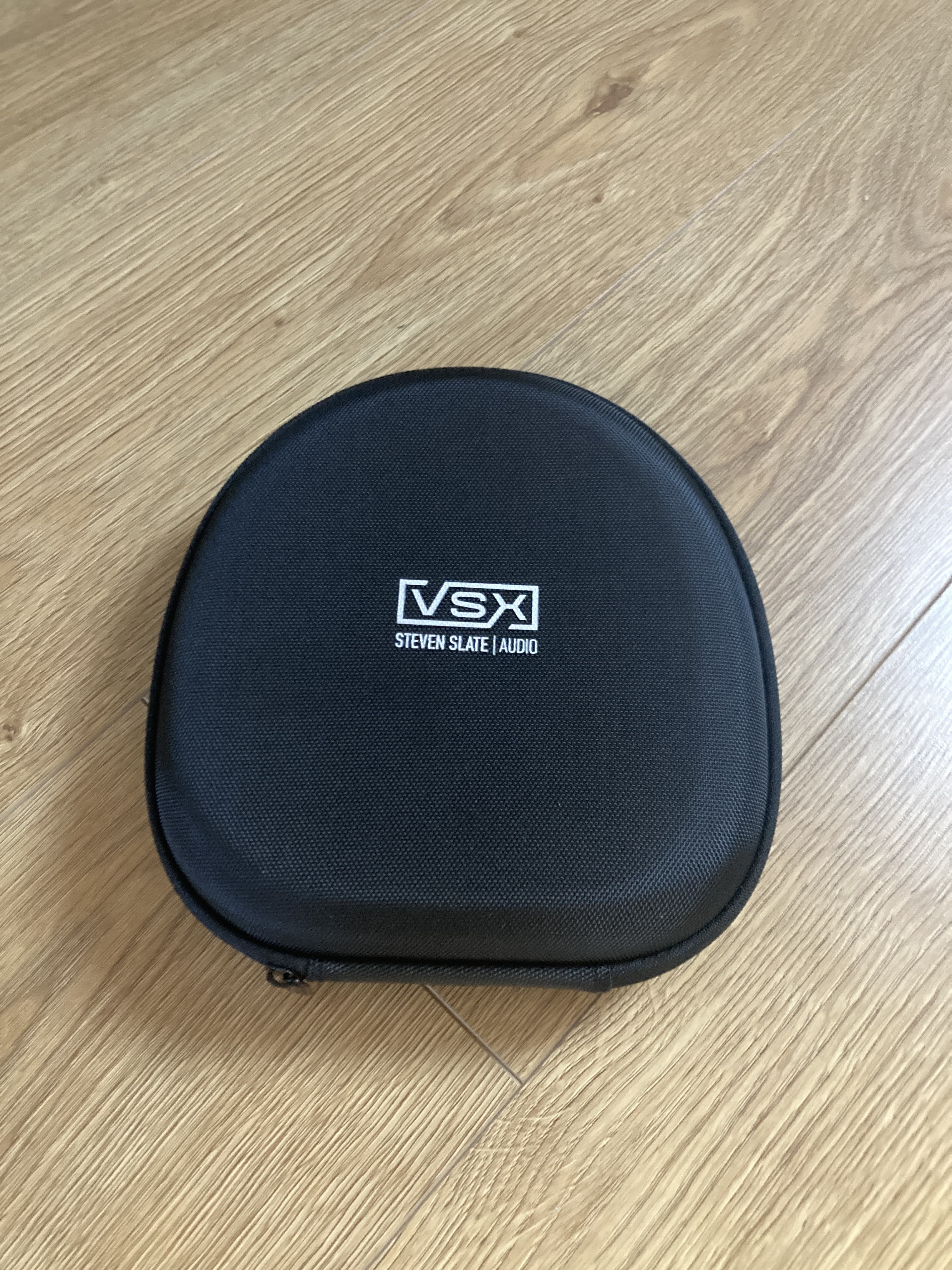 Vends housse de rangement casque VSX