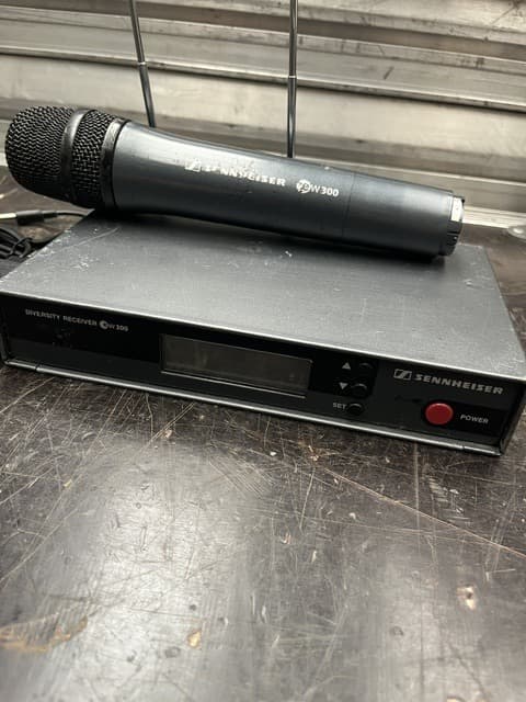 SENNHEISER EW300