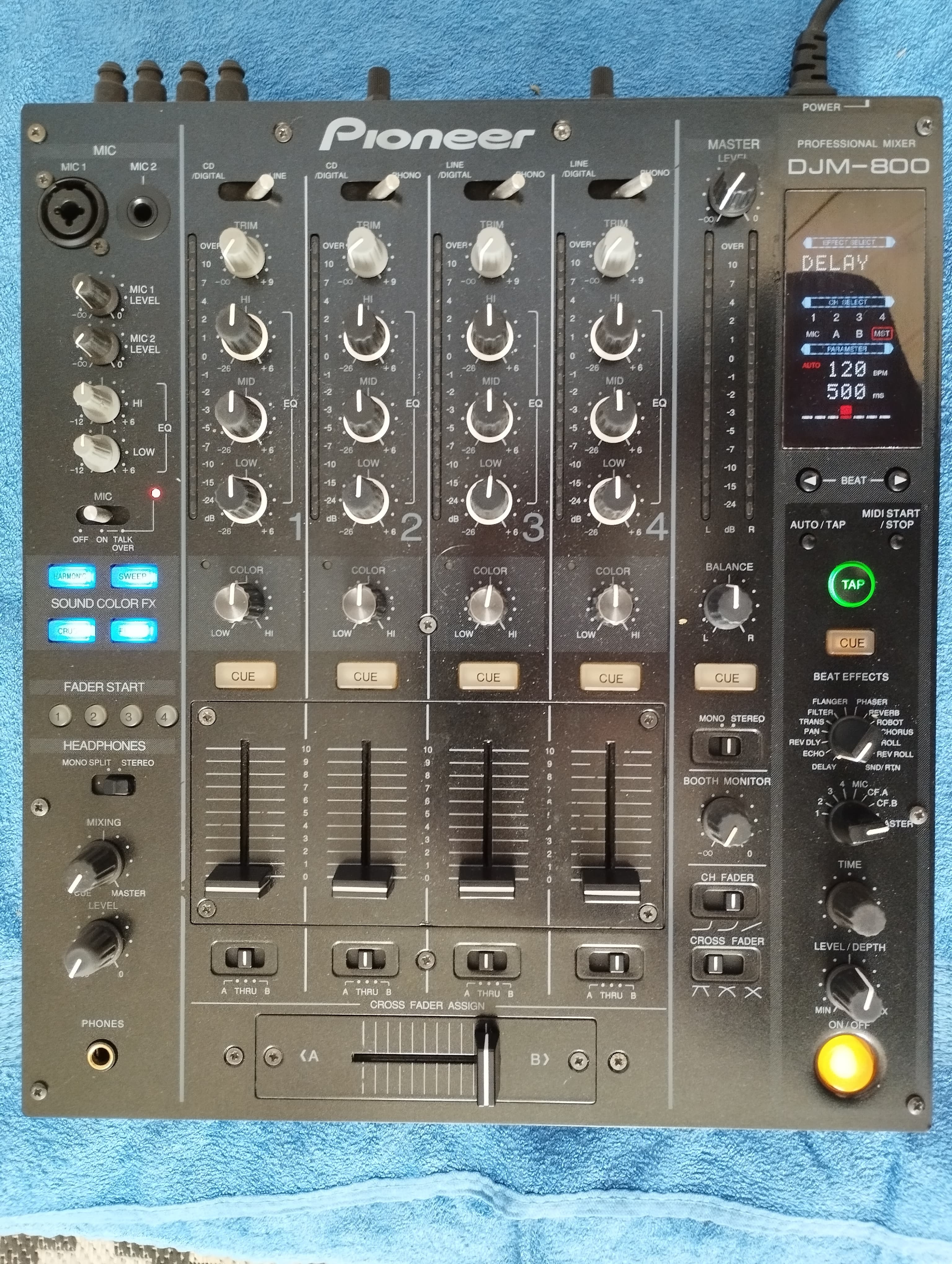 Table de mixage Pioneer DJM 800
