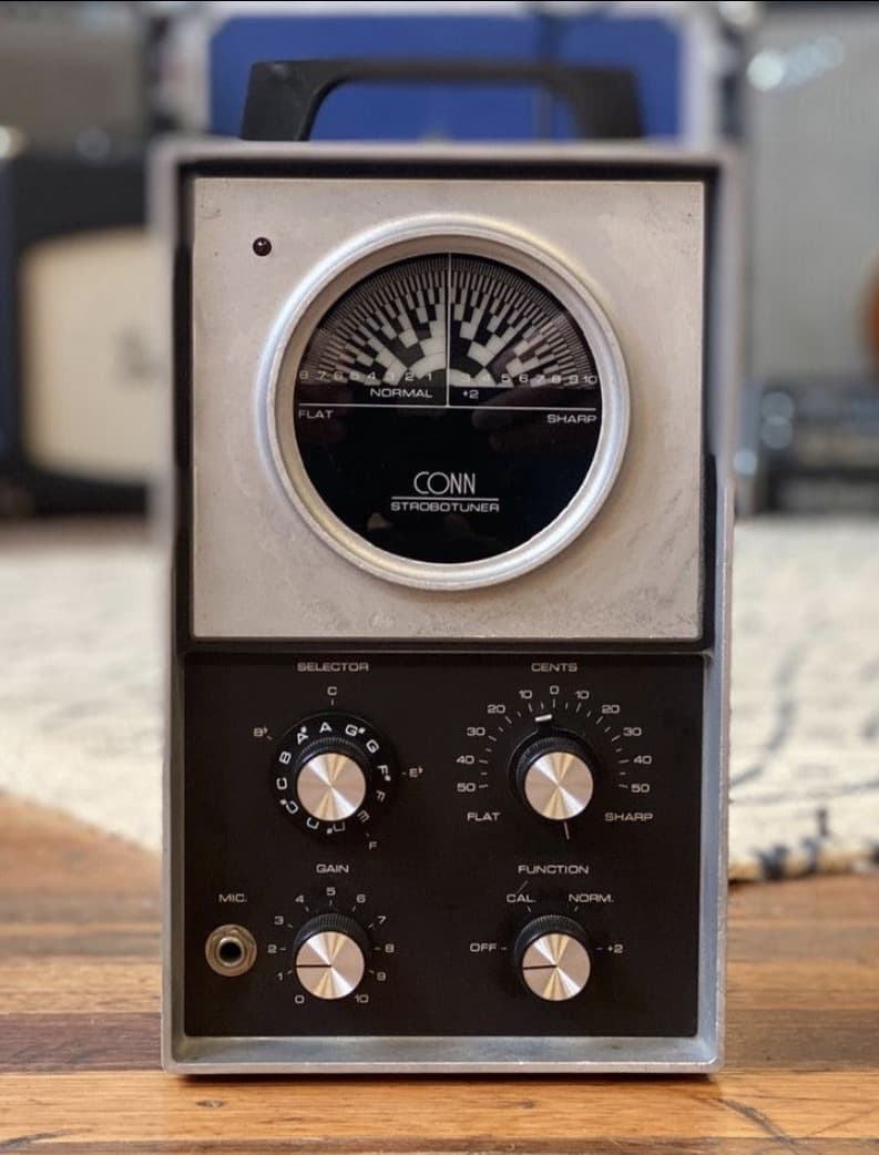 À VENDRE – ACCORDEUR CONN STROBOTUNER VINTAGE