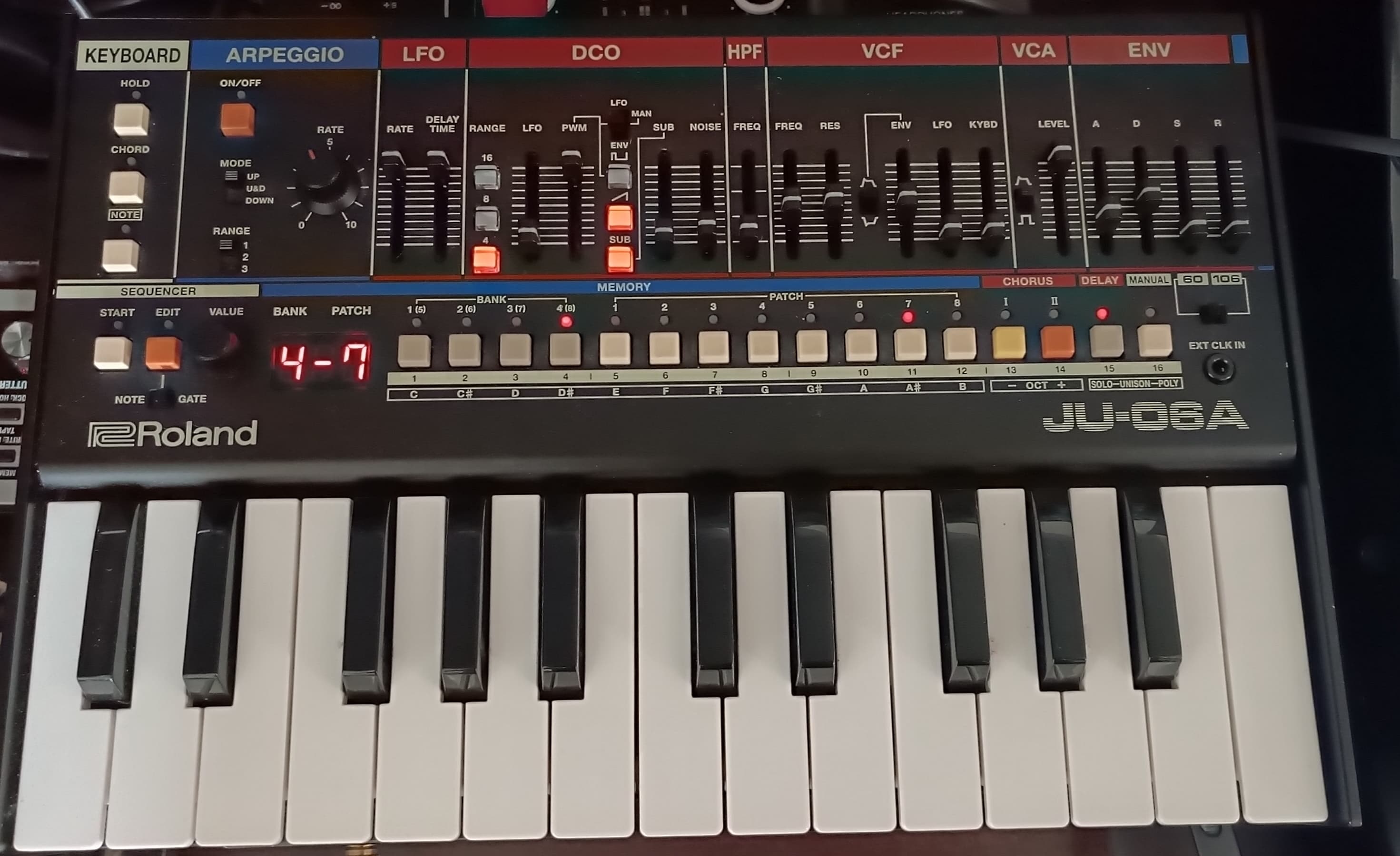 Roland Ju 06 avec clavier