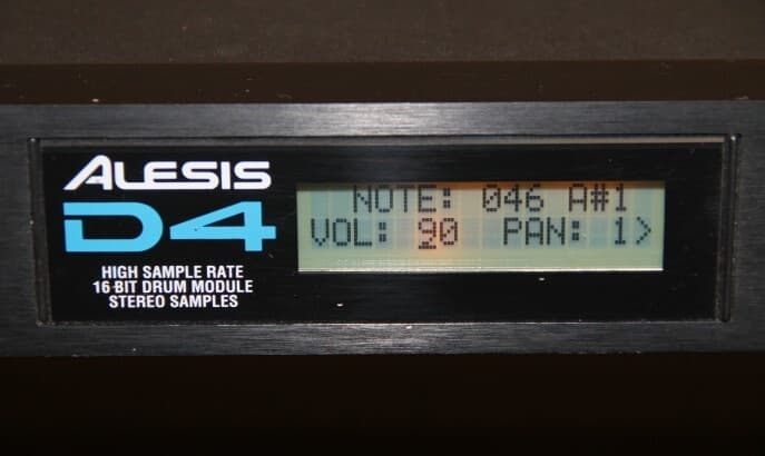 Vends module drums ALESIS D4 + alimentation ALESIS + notices