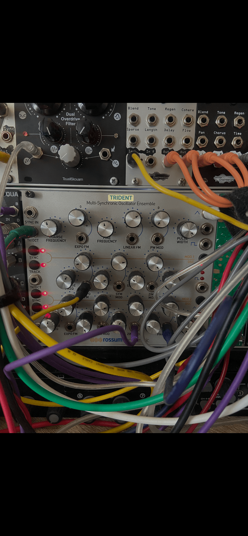Rossum électronique, triple oscillateur analogique
