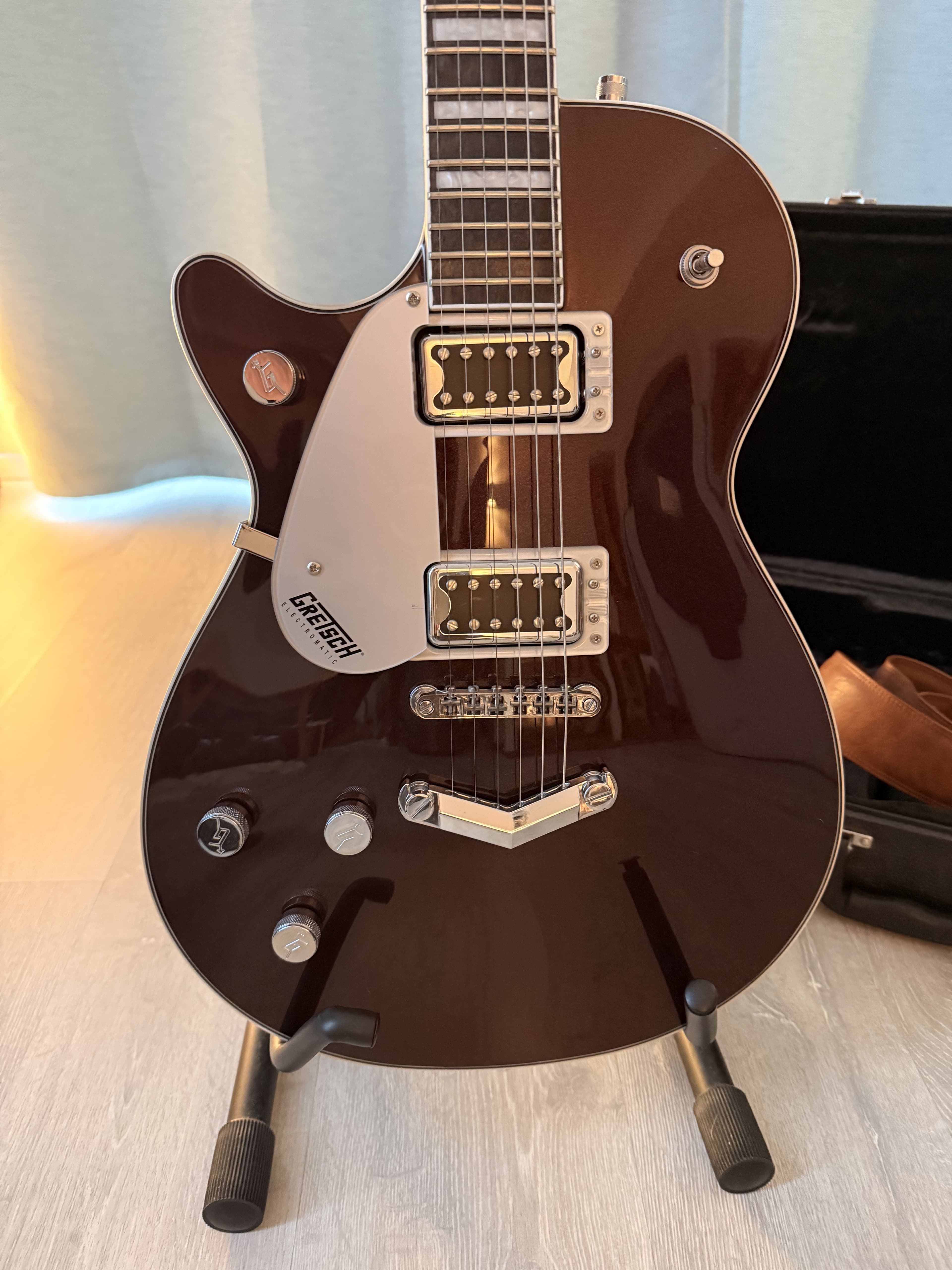 Vends Gretsch G5220 Electromatic Jet BT LH – gaucher – état neuf – avec étui