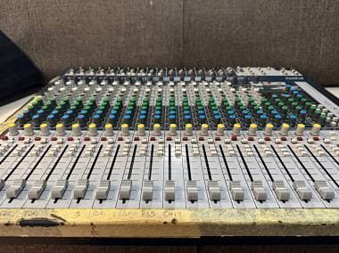 Soundcraft Signature 22