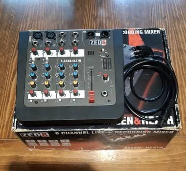 Mixer audio per dj Karaoke live strumenti casse subwoofer teste mobili led cavi