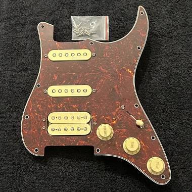 Pickguard HSS Fender Stratocaster Player II Modified