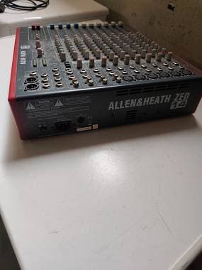 Allen & Heath Zed 14 + multi effetto viscount efx 100 gratis