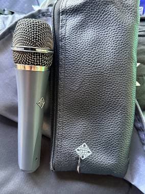 Vendo Microfono a filo Dinamico Telefunken M81