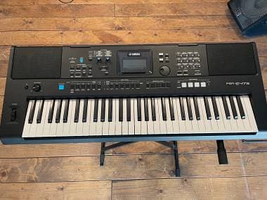 Tastiera Yamaha PSR E-473