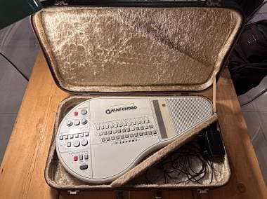 Suzuki Omnichord Om 84