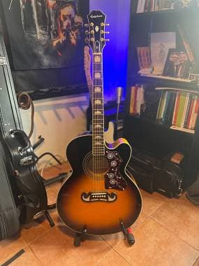 Epiphone J-200 Studio EC VS Amplificata + Custodia Rigida