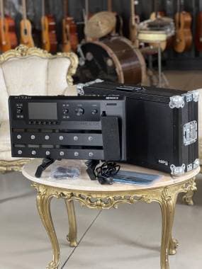 LINE 6 HELIX FLOOR + NSP CASES FLIGHT CASE