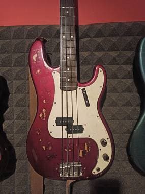 Fender Precision 1972 candy apple red