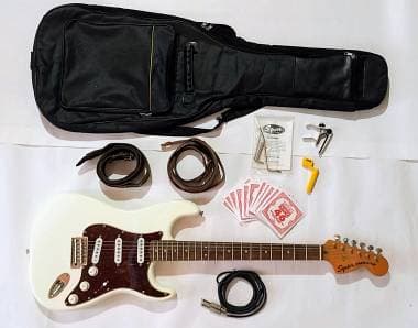 Squier by Fender Stratocaster Vibe '70s