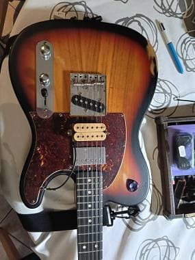 Eko Tero Relic Sunburst + Di Marzio dual sound