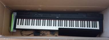 Yamaha P-125b