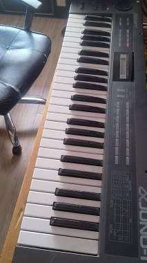 Roland Alpha juno 1