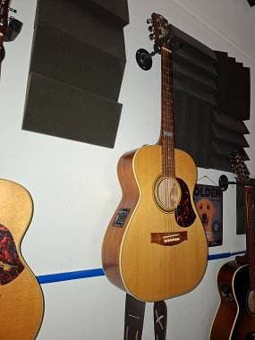 Maton Guitars 808 tommy
